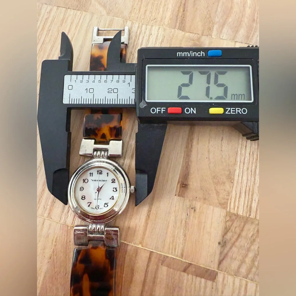 Vernier ladies silver tone acrylic watch NEW BATTERY